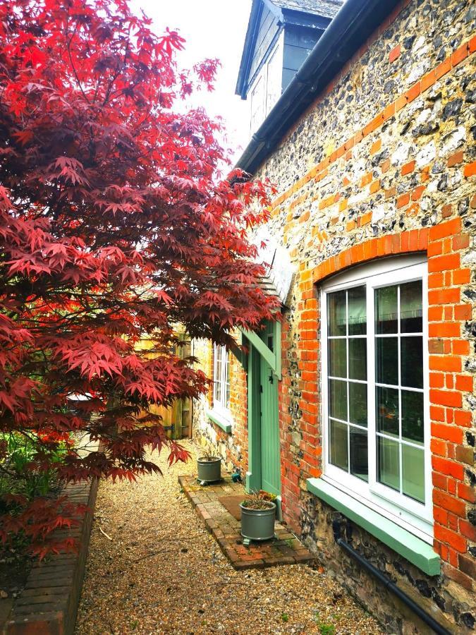 Historic, Traditional & Spacious Wiltshire Cottage Shrewton Zewnętrze zdjęcie